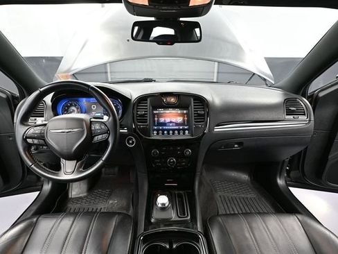 Used 2018 Chrysler 300 S image 24