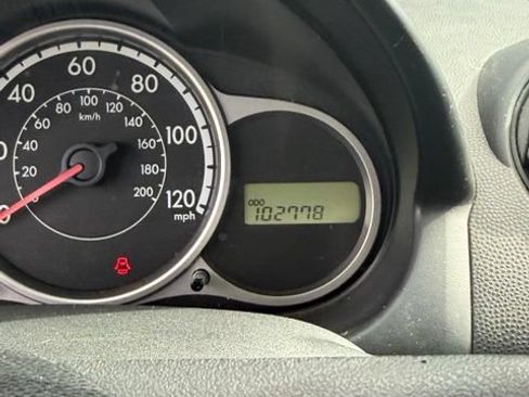 Used 2014 MAZDA MAZDA2 Sport FWD image 9