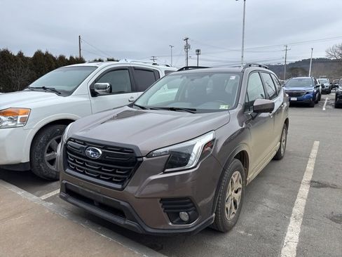 Used 2022 Subaru Forester Premium image 1