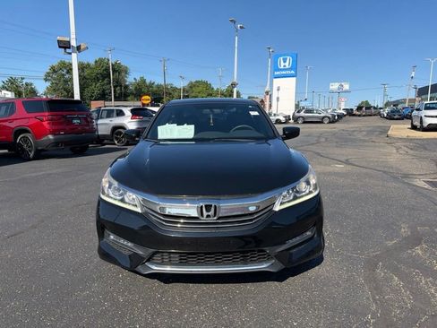 Used 2017 Honda Accord Sport Special Edition image 2