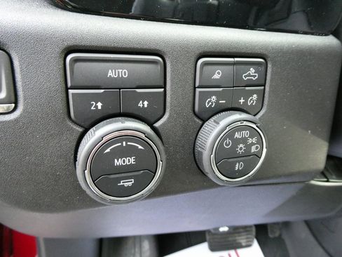 Certified 2024 Chevrolet Silverado 1500 LTZ image 24