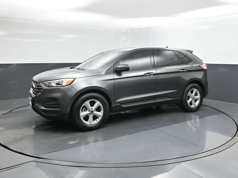 Used 2019 Ford Edge SE image 1