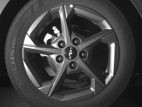 Used 2025 Kia K4 LXS image 15