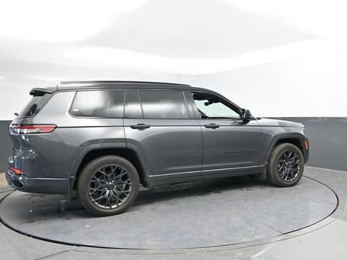 Used 2024 Jeep Grand Cherokee L Summit AWD/4WD image 2