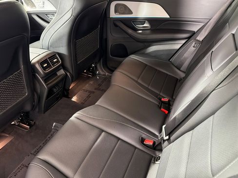 Used 2022 Mercedes-Benz GLE 350 4MATIC w/ Premium Package image 11