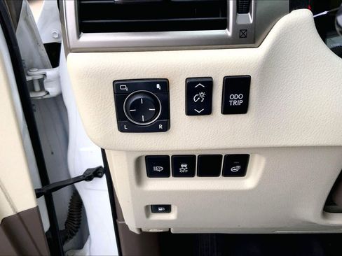 Used 2017 Lexus GX 460 Luxury image 32