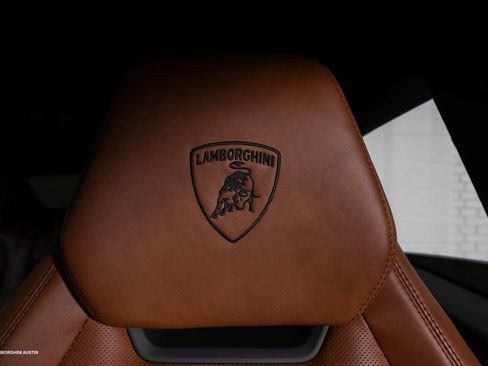 Used 2021 Lamborghini Urus image 29