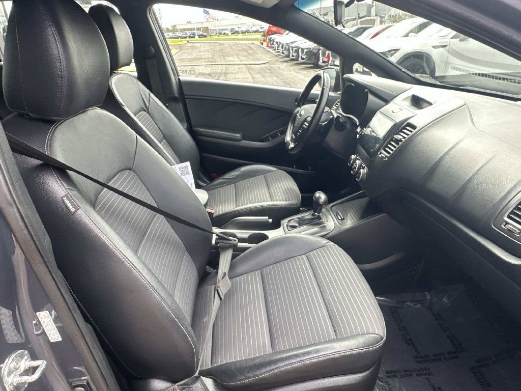 Used 2016 Kia Forte SX FWD image 32