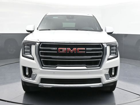 Used 2024 GMC Yukon XL SLT image 2