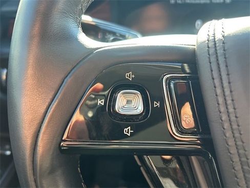 Certified 2023 Lincoln Aviator Reserve w/ Equipment Group 201A image 12