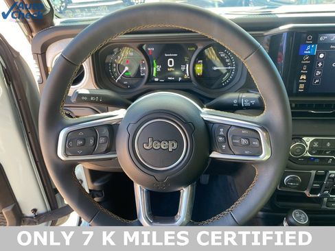 Used 2024 Jeep Wrangler Unlimited Sahara image 29