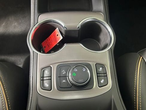 Used 2024 GMC Terrain AT4 AWD/4WD image 19