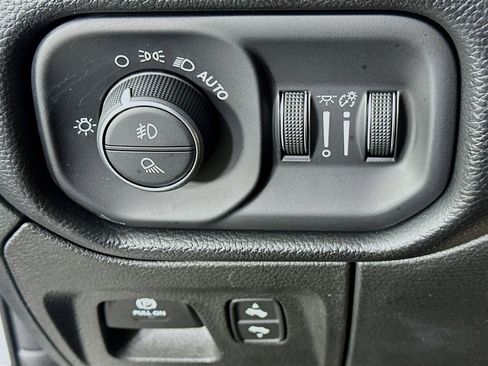 Used 2022 RAM 1500 Laramie image 17