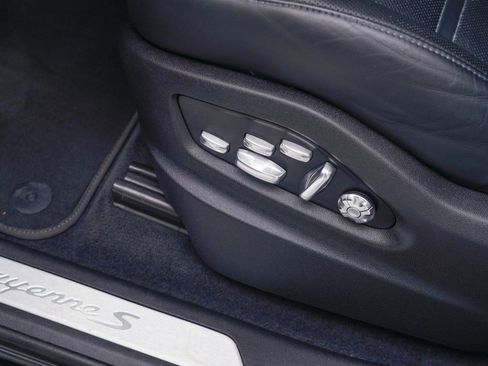 Used 2021 Porsche Cayenne S image 15