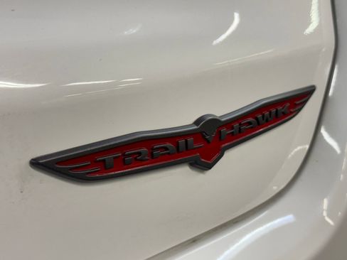 Used 2024 Jeep Compass Trailhawk w/ Trailhawk Convenience Group image 9