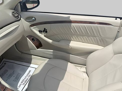 Used 2008 Mercedes-Benz CLK 350 Cabriolet w/ P2 Pkg image 15