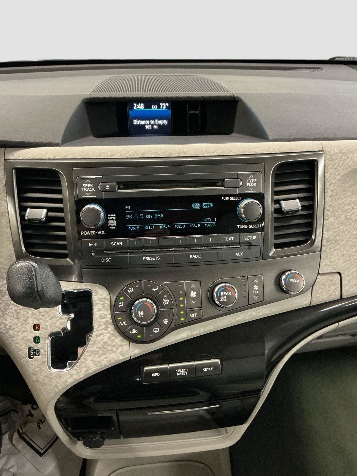 Used 2011 Toyota Sienna LE w/ Towing Pkg FWD image 13