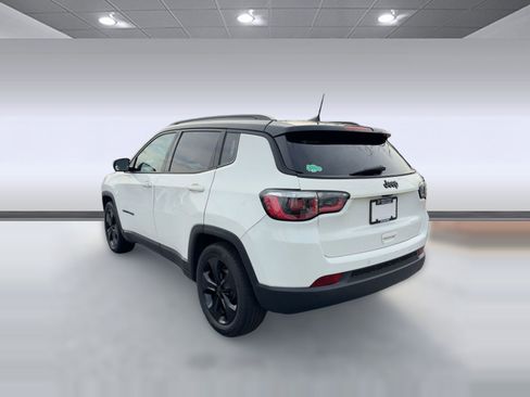 Used 2021 Jeep Compass Latitude image 3