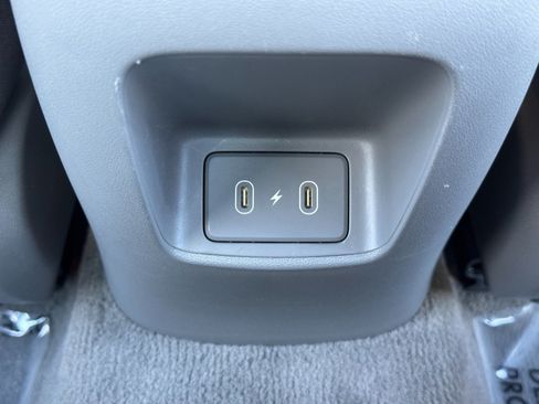 Used 2024 Hyundai Elantra SEL FWD image 31
