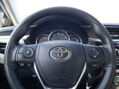 Used 2015 Toyota Corolla LE image 13