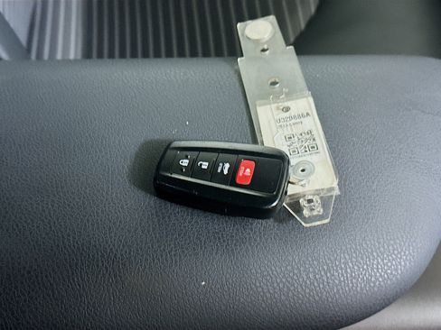 Used 2023 Toyota Camry SE w/ Convenience Package FWD image 33