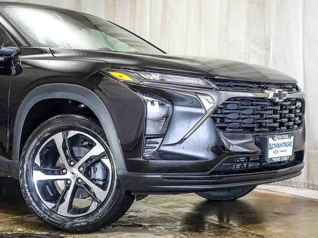 New 2026 Chevrolet Trax RS w/ Driver Confidence Package FWD image 3