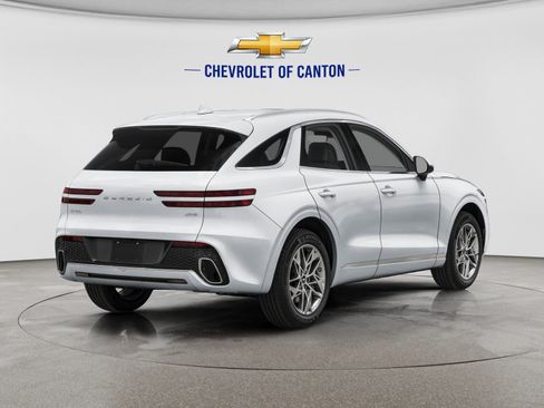 Used 2025 Genesis GV70 2.5T w/ Select Package AWD/4WD image 2