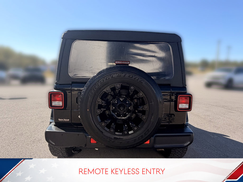 Used 2019 Jeep Wrangler Unlimited Sahara AWD/4WD image 4
