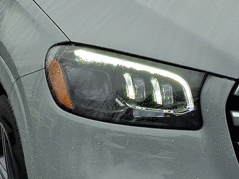 Certified 2024 Mercedes-Benz GLS 450 4MATIC image 9