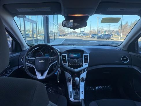 Used 2013 Chevrolet Cruze LT w/ RS Package image 12