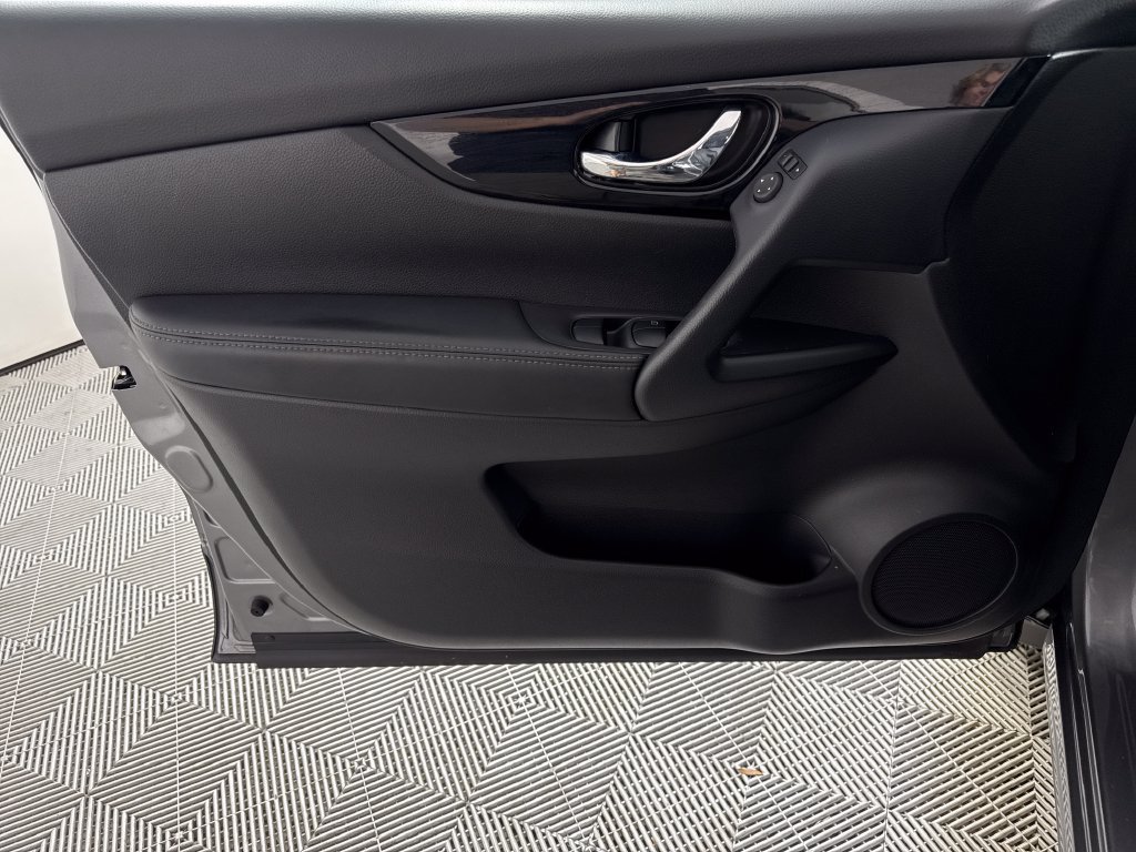 Used 2021 Nissan Rogue Sport SV FWD image 10