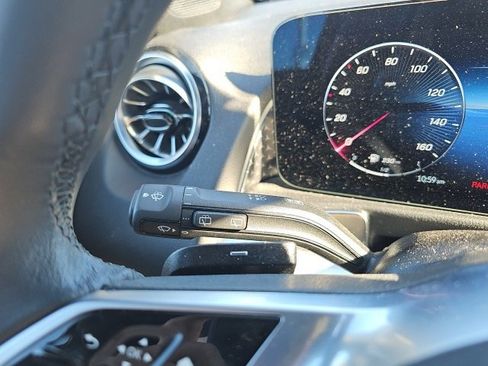 Certified 2025 Mercedes-Benz GLB 250 4MATIC image 24