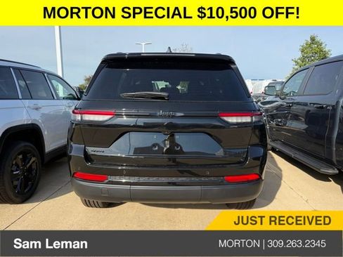 New 2025 Jeep Grand Cherokee Limited w/ Black Appearance Package image 12