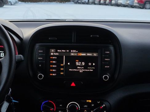 Certified 2025 Kia Soul LX w/ LX Technology Package image 21