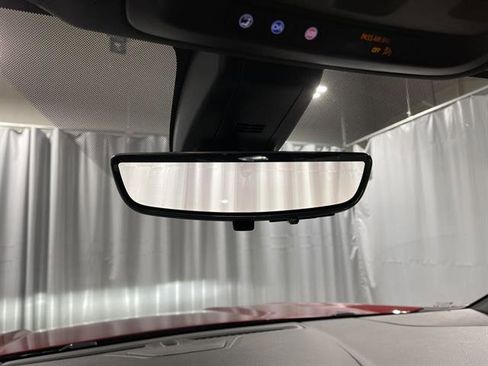 Used 2021 GMC Yukon Denali w/ Denali Premium Package image 38