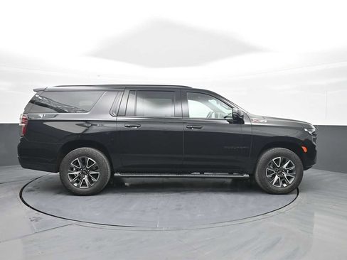 Used 2024 Chevrolet Suburban Z71 w/ Luxury Package image 13