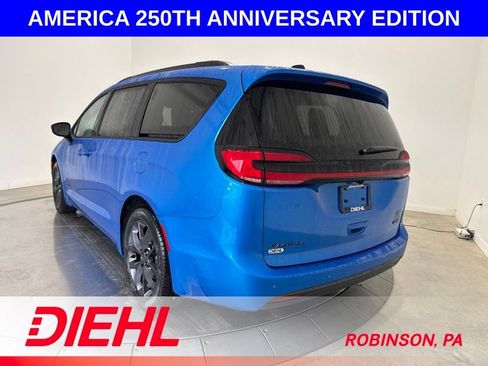 New 2027 Chrysler Pacifica Select FWD image 5