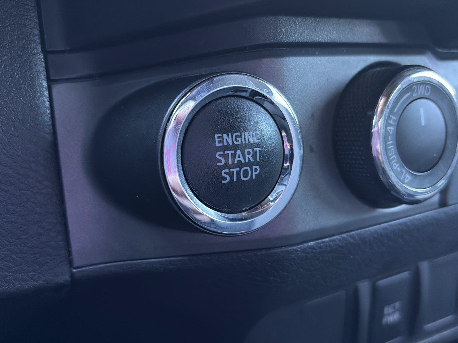Used 2020 Toyota Tacoma TRD Sport AWD/4WD image 40