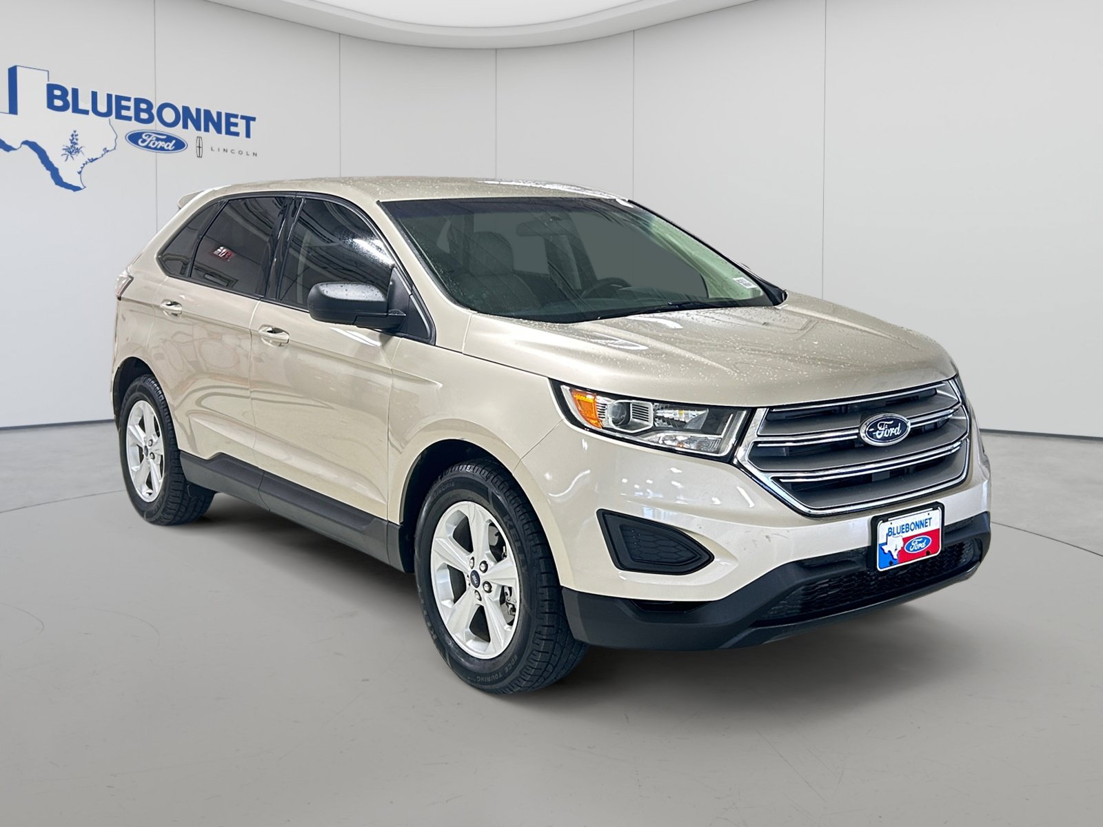 Used 2018 Ford Edge SE FWD image 3