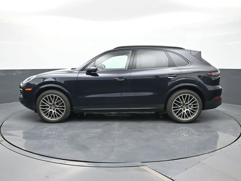 Certified 2023 Porsche Cayenne Platinum Edition image 2