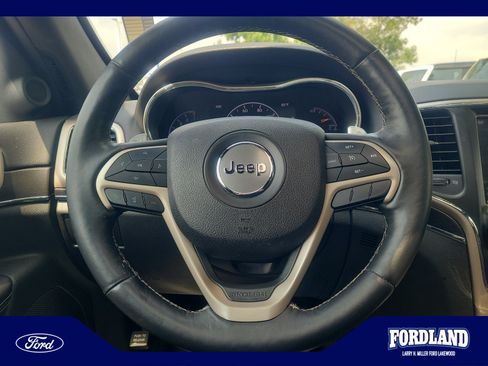 Used 2017 Jeep Grand Cherokee Limited AWD/4WD image 9