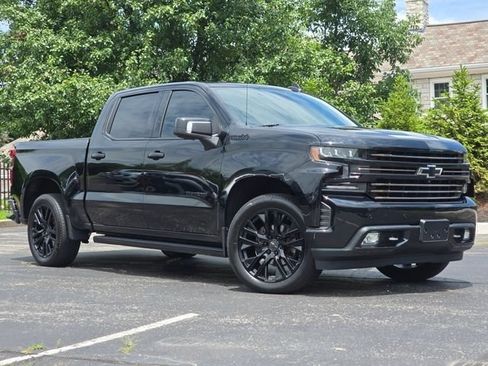 Used 2020 Chevrolet Silverado 1500 High Country w/ Technology Package AWD/4WD image 2