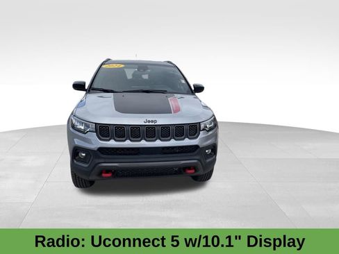 Used 2024 Jeep Compass Trailhawk w/ Trailhawk Convenience Group image 5