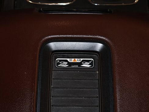 Used 2018 Chevrolet Silverado 1500 High Country AWD/4WD image 32