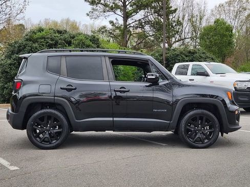 Used 2022 Jeep Renegade Altitude image 4