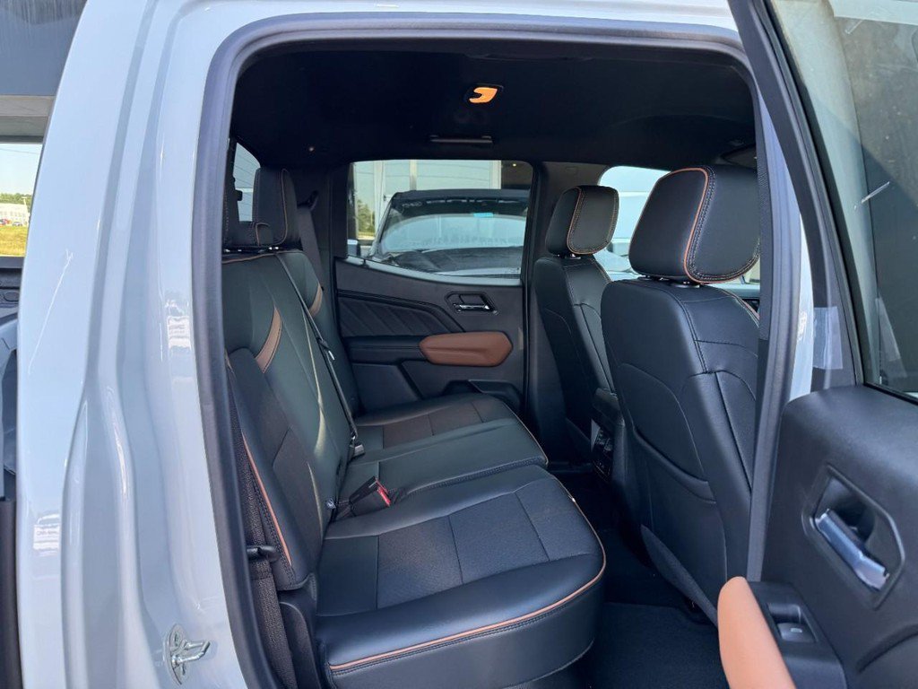 New 2026 GMC Canyon AT4 AWD/4WD image 7