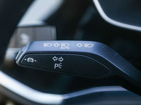 New 2025 Audi Q3 2.0T Premium image 39