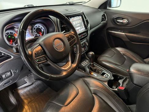 Used 2019 Jeep Cherokee Limited FWD image 7