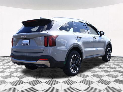 Used 2025 Kia Sorento S w/ Panoramic Sunroof Package FWD image 14