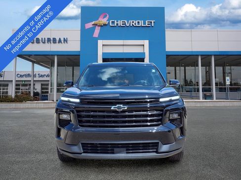 Used 2024 Chevrolet Traverse LT w/ Midnight/Sport Edition AWD/4WD image 2
